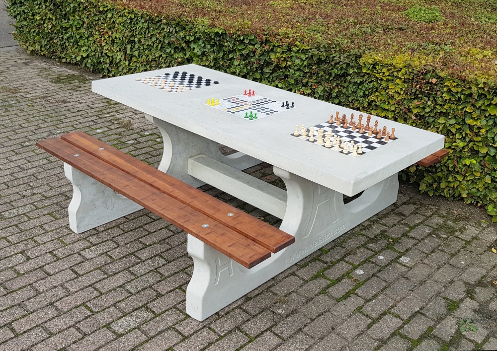Bild 1 von Multi-Spieltisch
